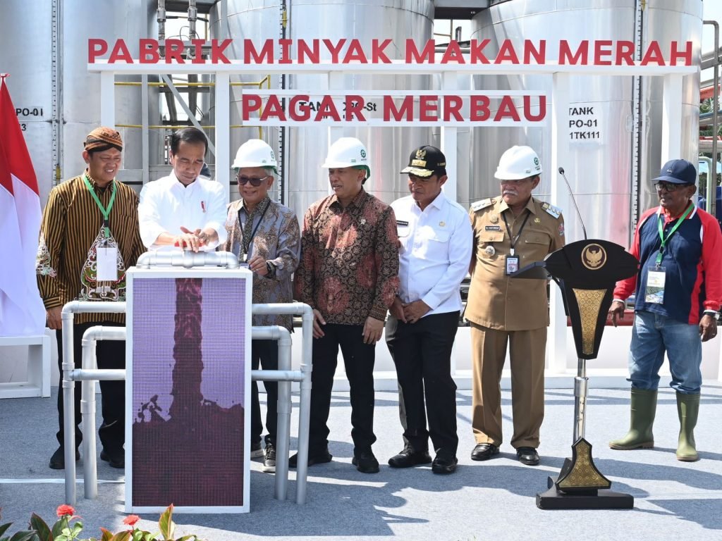 Presiden Jokowi Resmikan Pabrik Percontohan Minyak Makan Merah Pertama di Indonesia