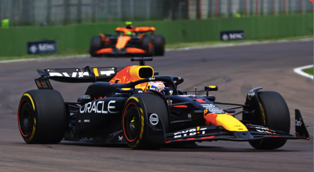 Verstappen Raih Kemenangan Dramatis di Grand Prix Emilia-Romagna