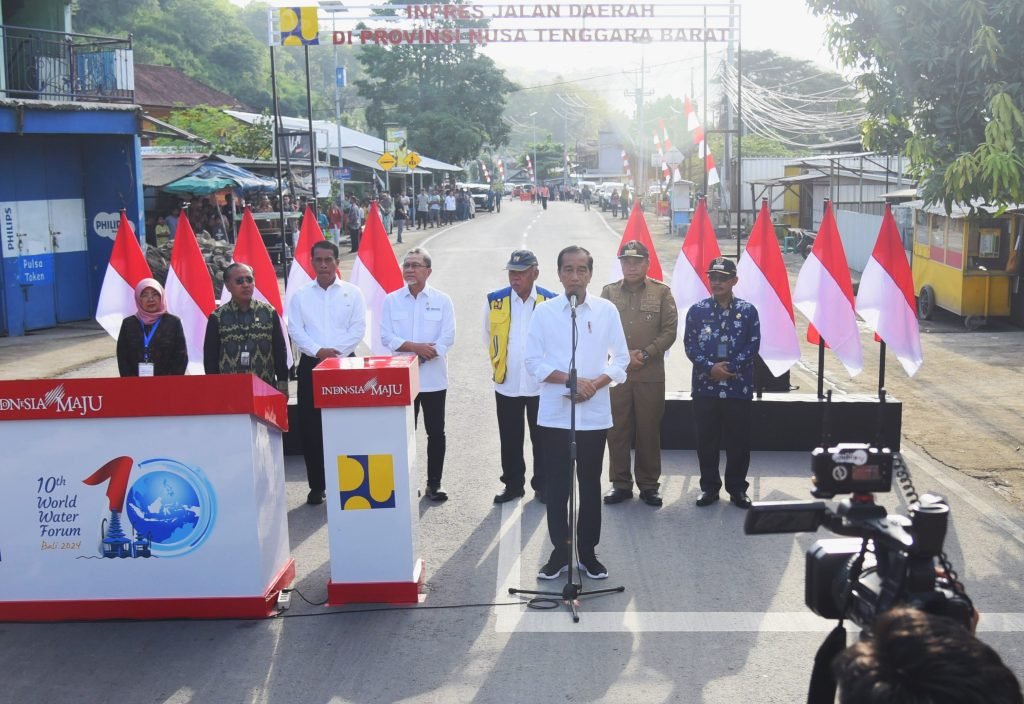 Resmikan Jalan Inpres di NTB, Presiden Dorong Peningkatan Konektivitas ke Kawasan Produktif