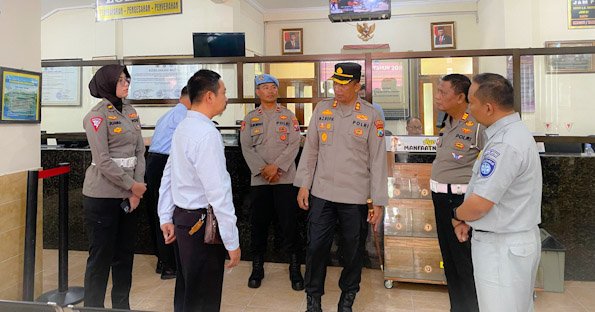 Pastikan Layanan Prima dan Bersih dari Calo, Kepolisian Sidak Pelayanan Publik