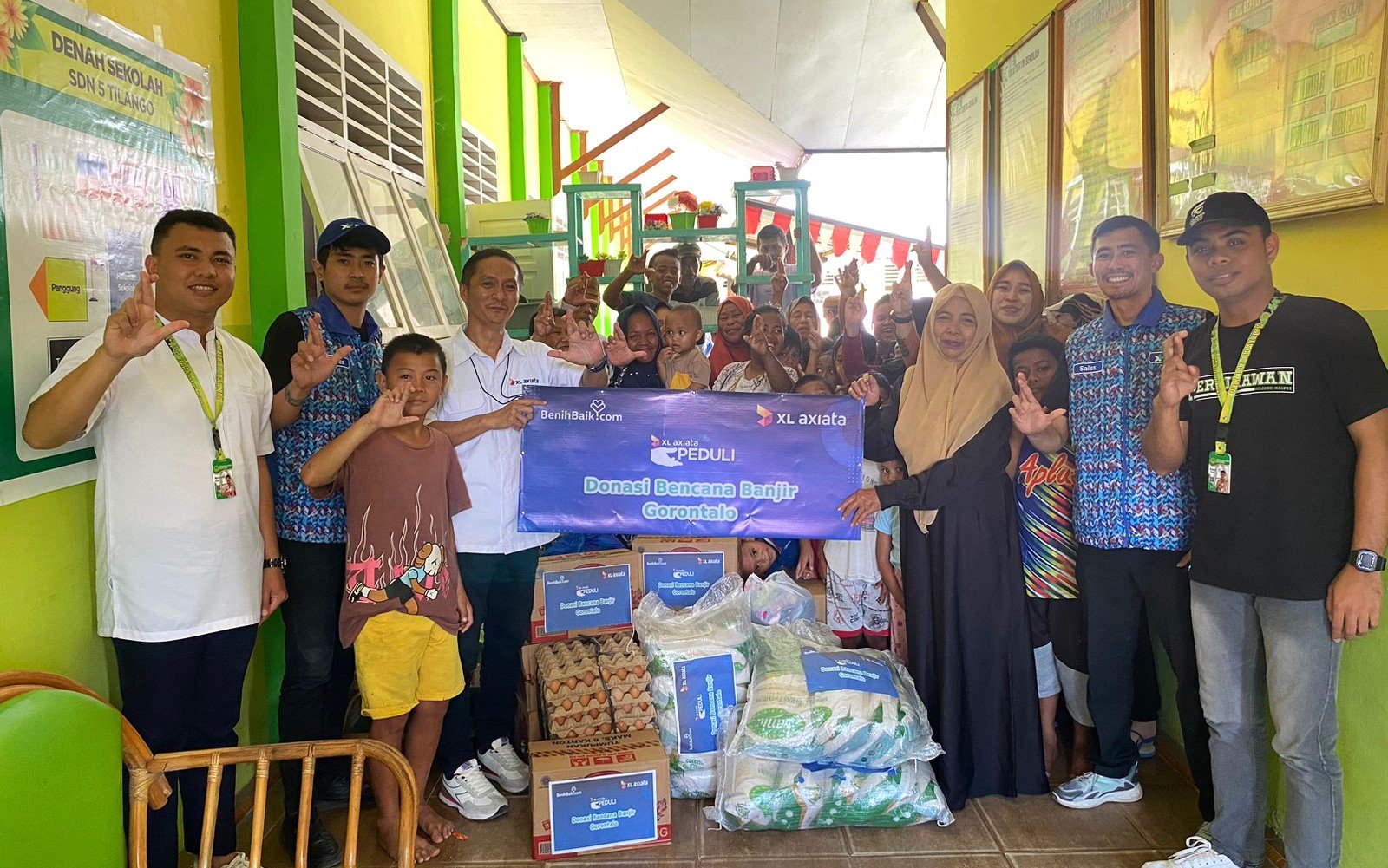 XL Axiata Salurkan Bantuan Untuk Korban Bencana Alam di Gorontalo