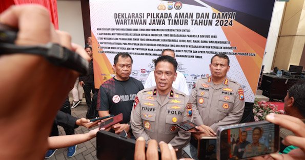 Buka Turnamen Bulutangkis Antar Media, Waka Polda Jatim dan Insan Pers Gelar Deklarasi Pilkada Damai