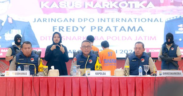 Amankan 2 Tersangka Jaringan DPO Internasional, Polda Jatim Berhasil Ungkap Peredaran Sabu 84 Kg