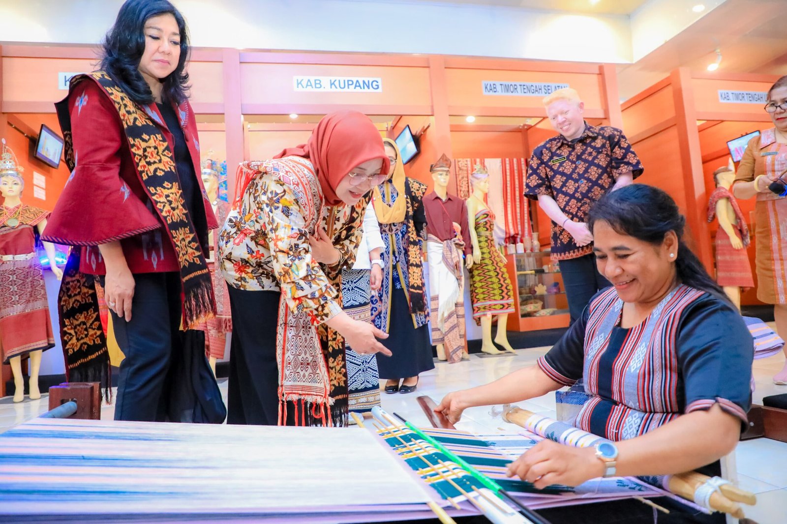 Dekranasda Jatim Berupaya Tingkatkan Kualitas Tenun