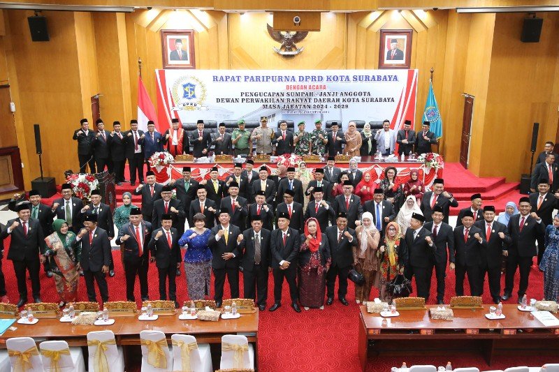 Sebanyak 50 Anggota DPRD Kota Surabaya Resmi Dilantik