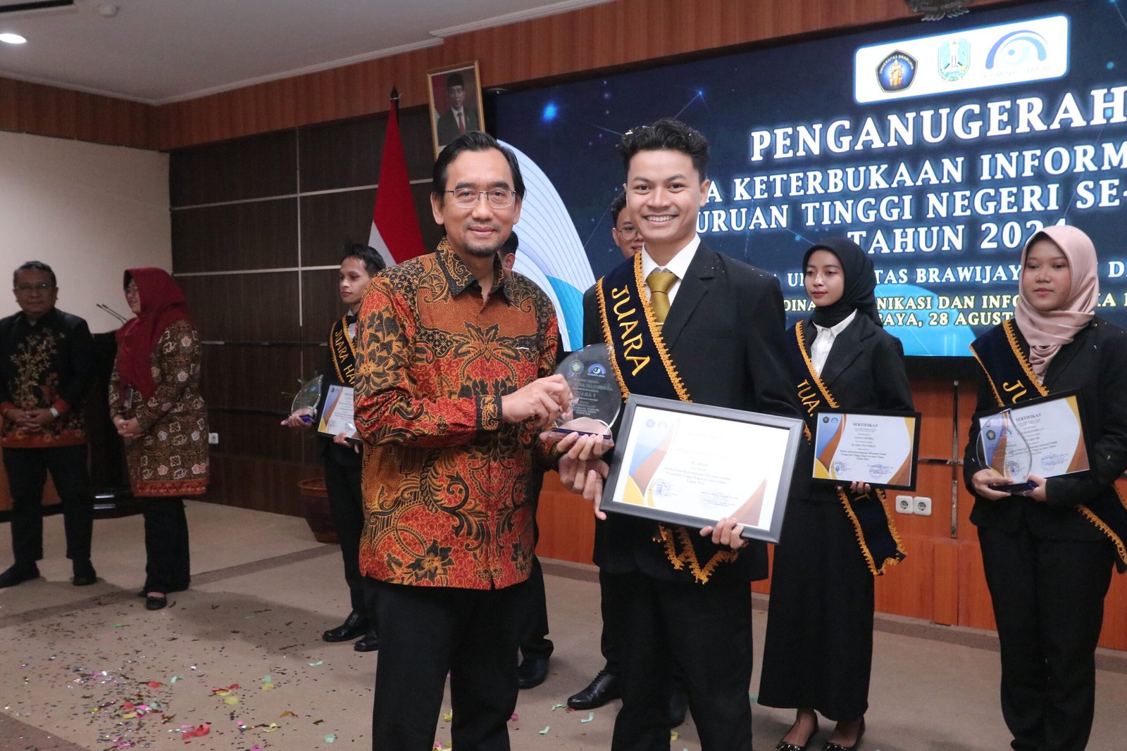 Mahasiswa UNESA Raih Juara Pertama Penganugerahan Duta KIP PTN se-Jatim Tahun 2024