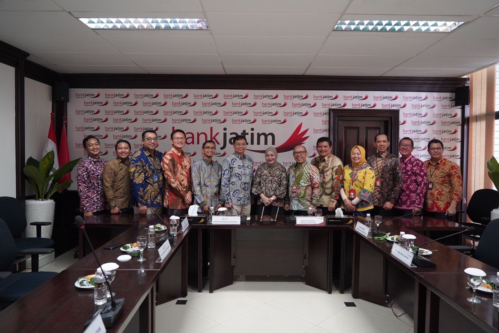 Teken Kerja Sama dengan PT Petrokimia Gresik, Bank Jatim Dukung Proyek Phonska V