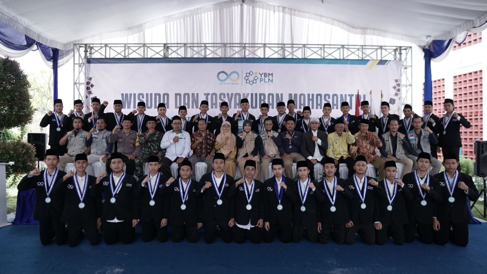 PLN Wisuda Mahasantri Pesantren Teknologi Informatika dan Komunikasi II Jombang