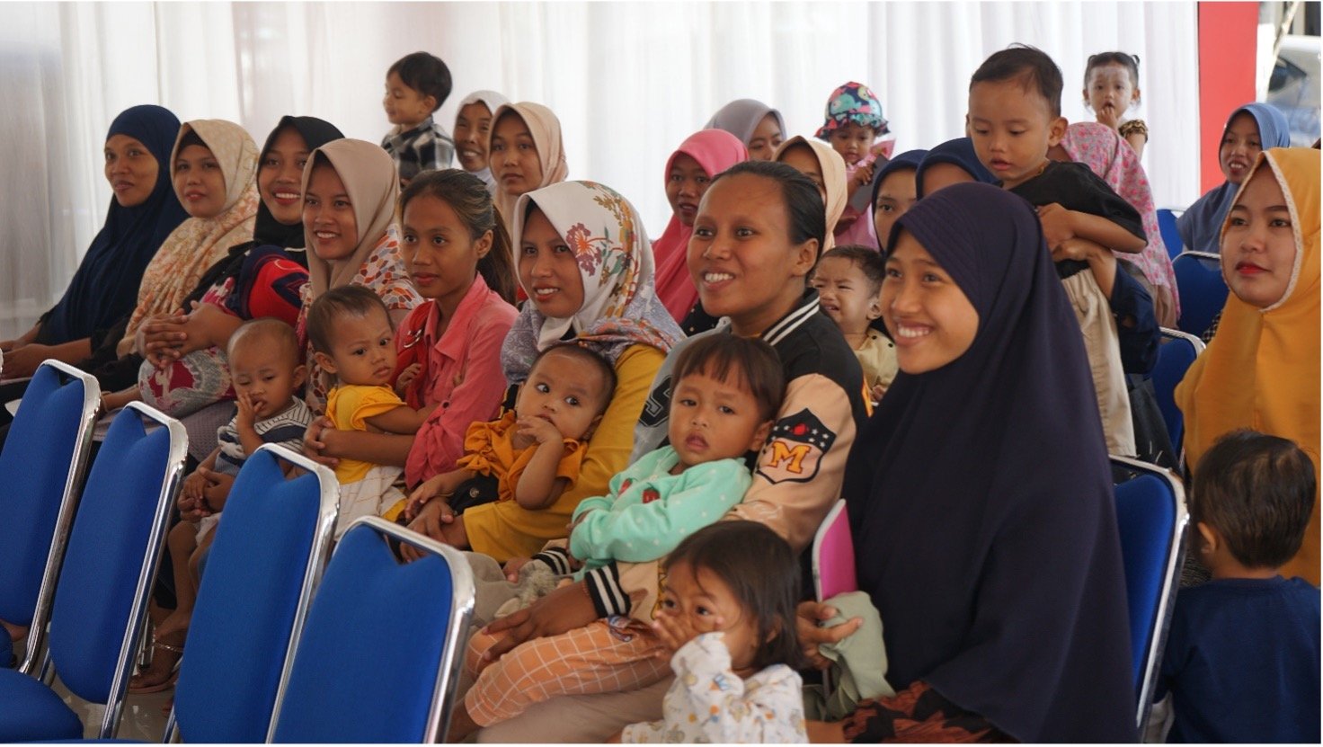 Ratusan Warga Jember Terima Bantuan Penanganan Stunting dari Program TJSL PTPN I Regional 4