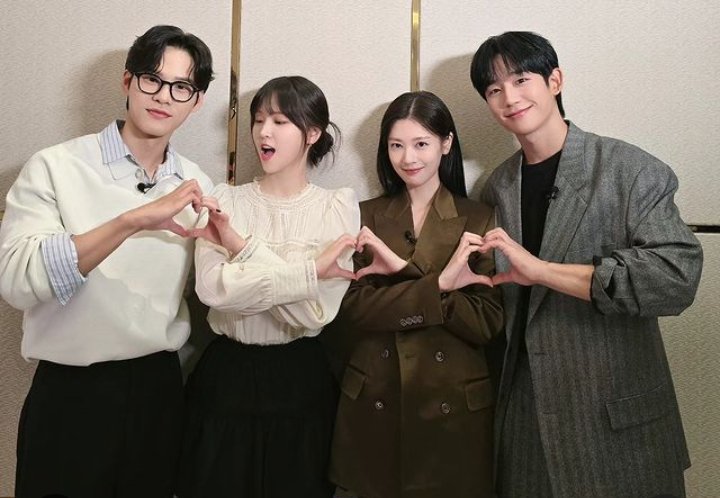 Jung Hae In Beradu Akting dengan Jung So Min di ‘Love Next Door’, Tayang Hari Ini!