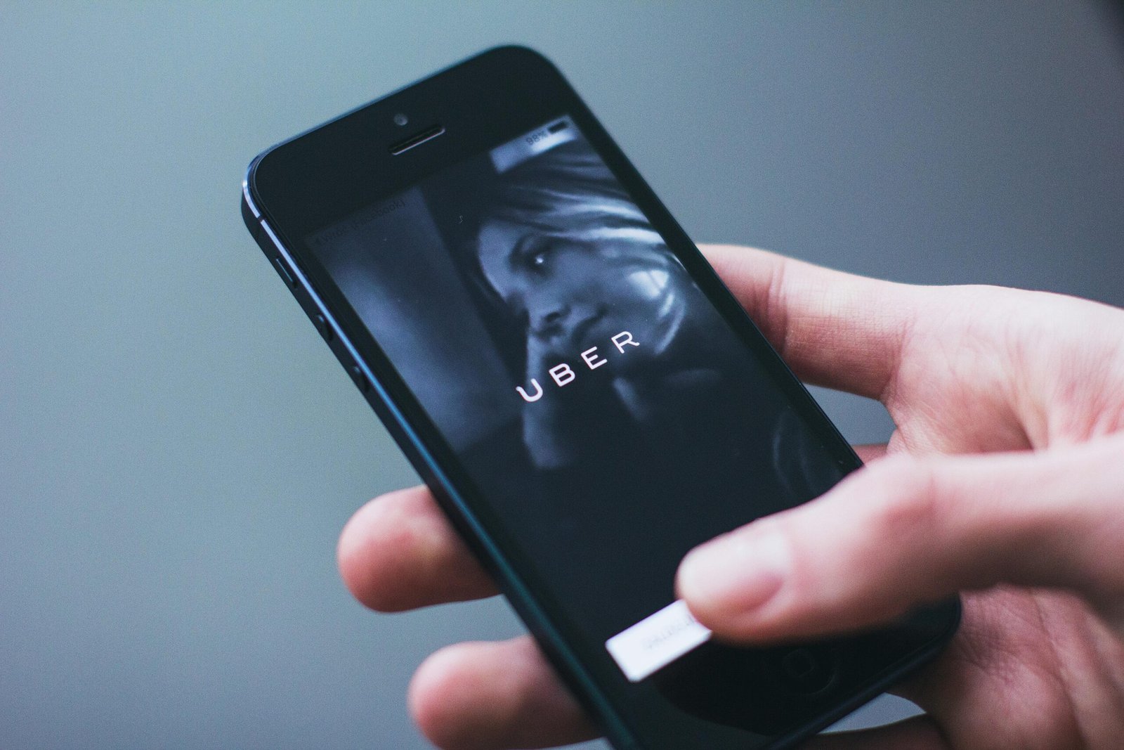 CEO Uber Komitmen Kembangkan Bisnis Mobilitas di Korsel      