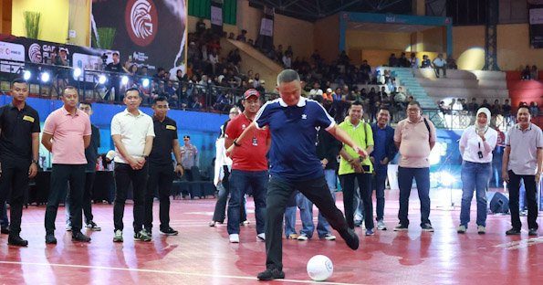 Bersama Kadispendik Jatim, Kapolda Resmi Buka Garuda Futsal League