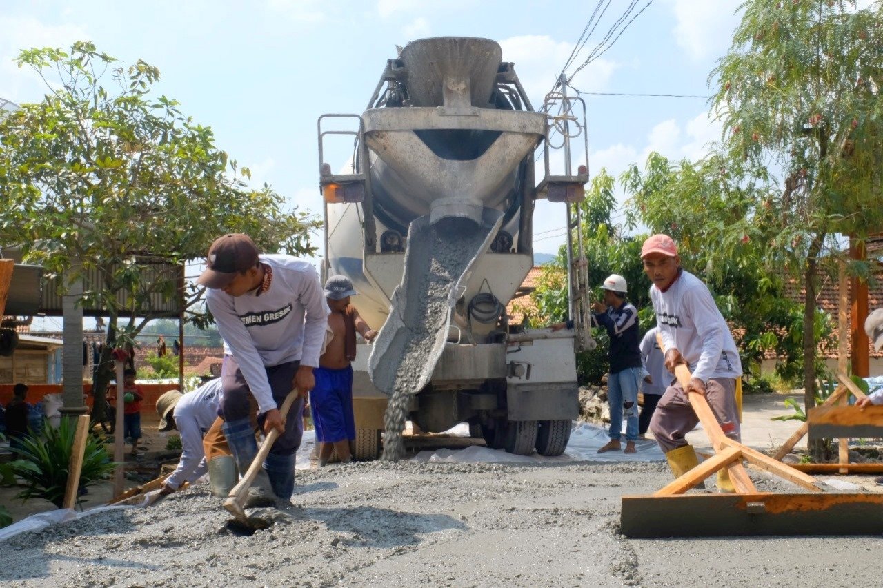 SIG Dukung Pembangunan Jalan di Enam Desa di Rembang dan Blora