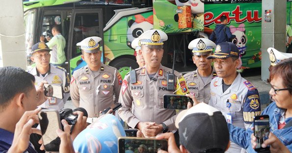 Minimalisir Laka Lantas, Polres Ponorogo Gelar Ram Check Bus di Terminal Seloaji