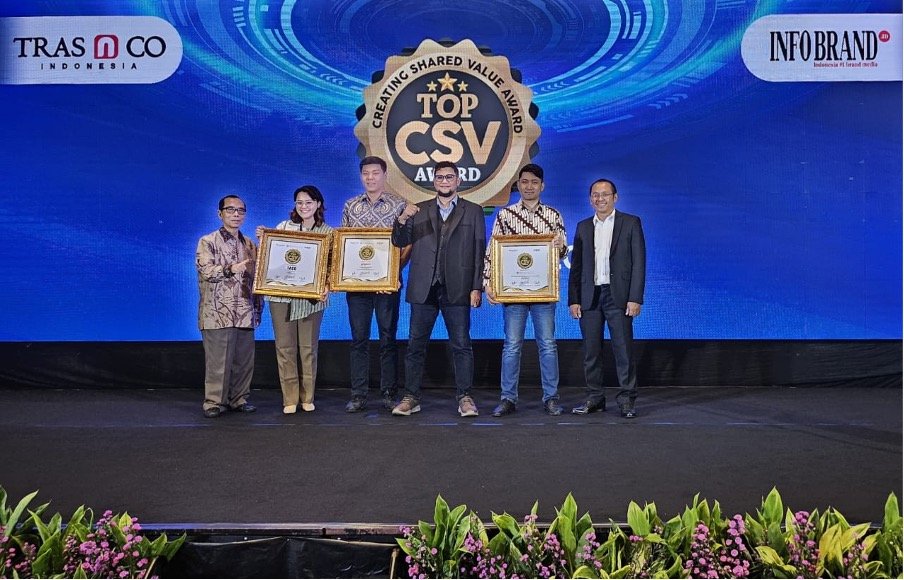 FEB Unair Harumkan Nama Kampus dengan Raih Predikat Top CSV Award 2024 di Jakarta