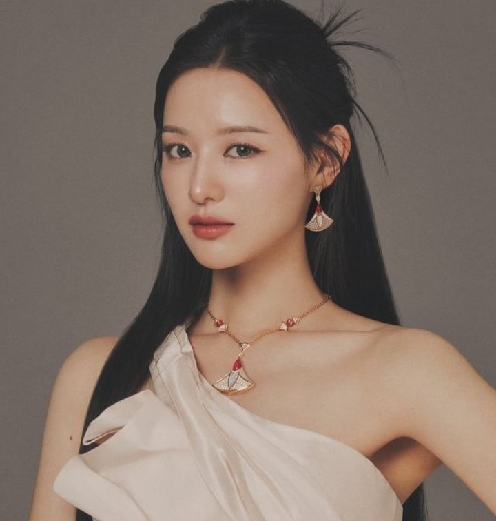 Kim Ji Won Jadi Wajah Baru BVLGARI