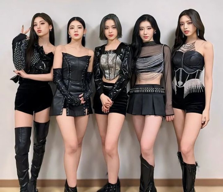 Lebih Kreatif dan Spesial! ITZY Perkenalkan Light Ring Versi Terbaru