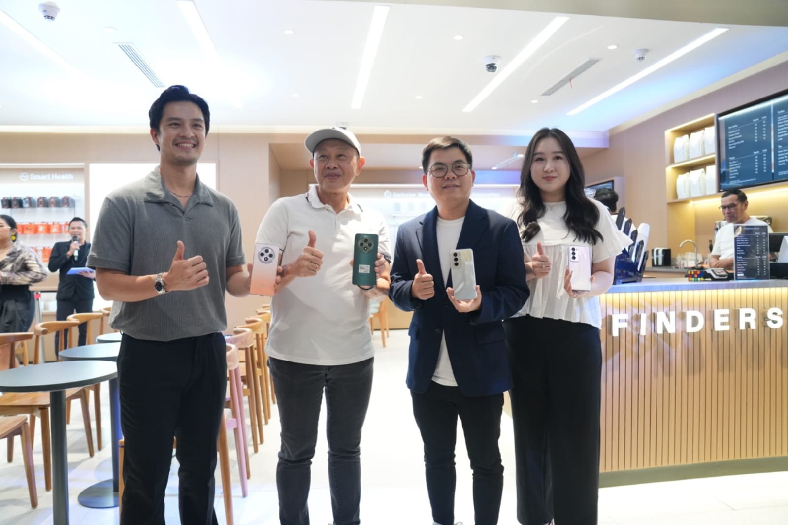 OPPO Experience Store Buka di Tunjungan Plaza, Padukan Gadget Store dan Cafe yang Nyaman