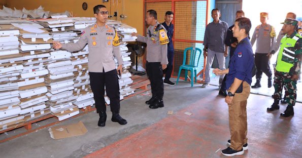 Pastikan Keamanan Logistik Pilkada 2024, Kapolres Ngawi Cek Gudang KPUD