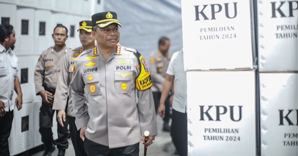 Cek Gudang Logistik KPU, Kapolrestabes Surabaya Pastikan Keamanan dan Kesiapan Pilkada 2024