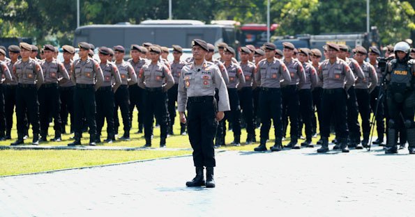 Kakorshabara Mabes Polri Pimpin Apel Gelar Pasukan Kesiapan Pengamanan Pilkada 2024 di Polda Jatim