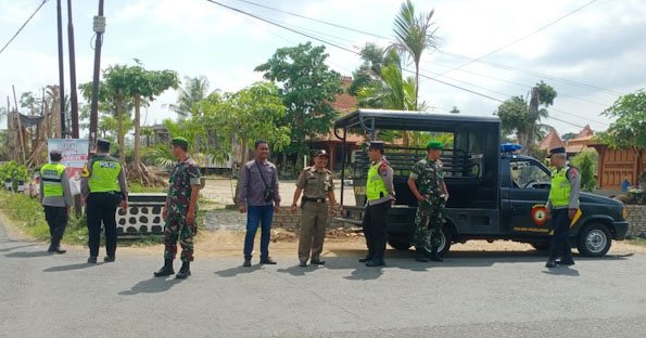 Pastikan Tahapan Kampanye Pilkada 2024 Berjalan Aman dan Damai, TNI-Polri Gelar Patroli Gabungan di Malang