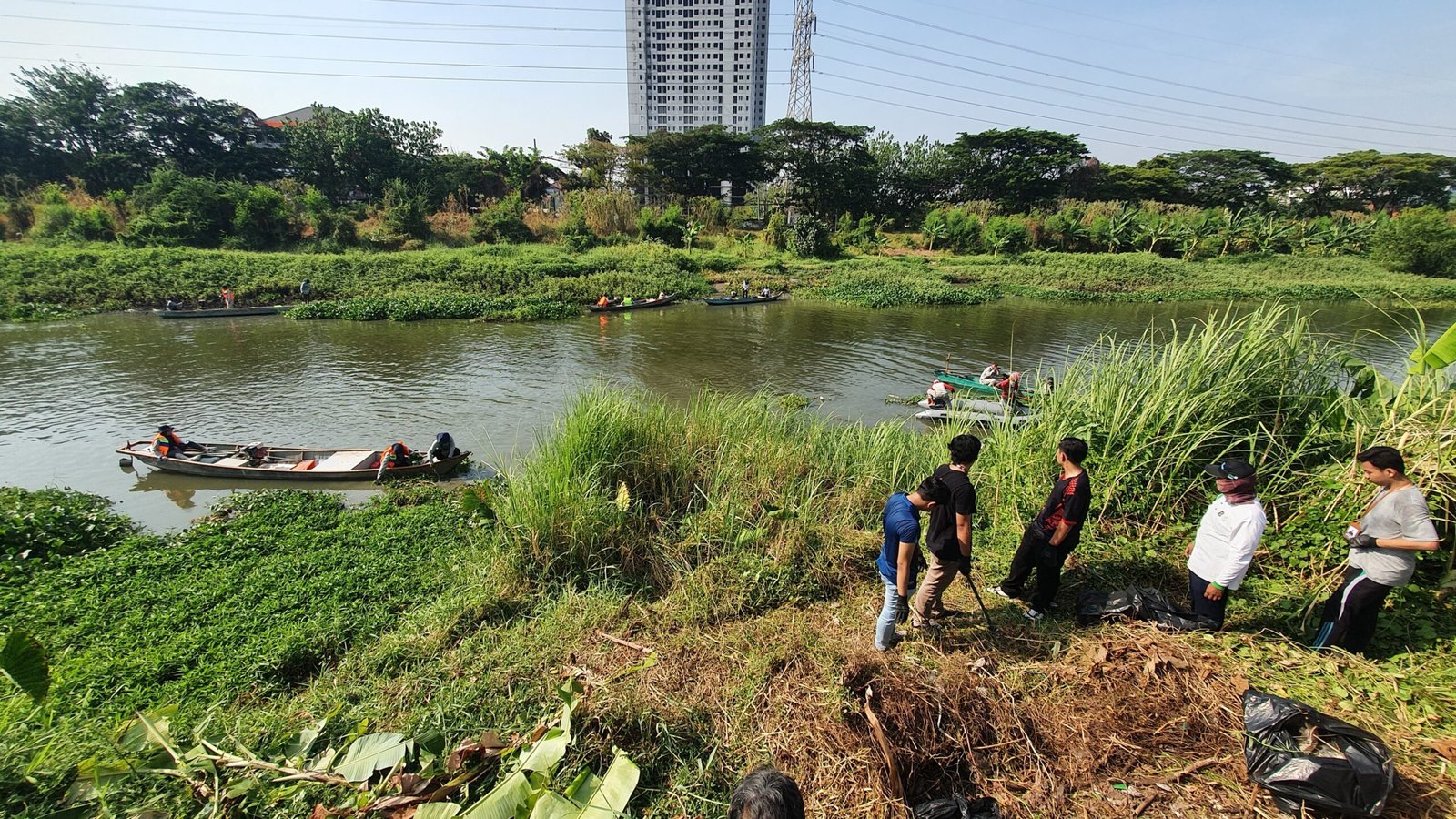 Perum Jasa Tirta Gelar Giat Resik Sungai Wonokromo