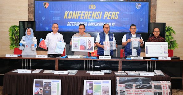 Mabes Polri Amankan Tersangka Pengelola Situs Penyebar Video Porno Anak