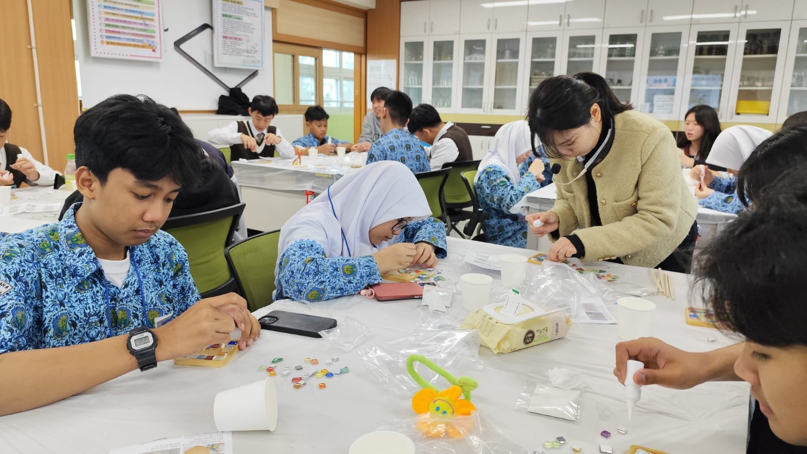 SMP Muhammadiyah 5 Surabaya Gelar Pertukaran Pendidikan dan Budaya di Korea