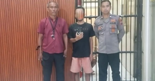 Lagi Asyik Main Judi Online di Area Smoking Room Diciduk Polisi