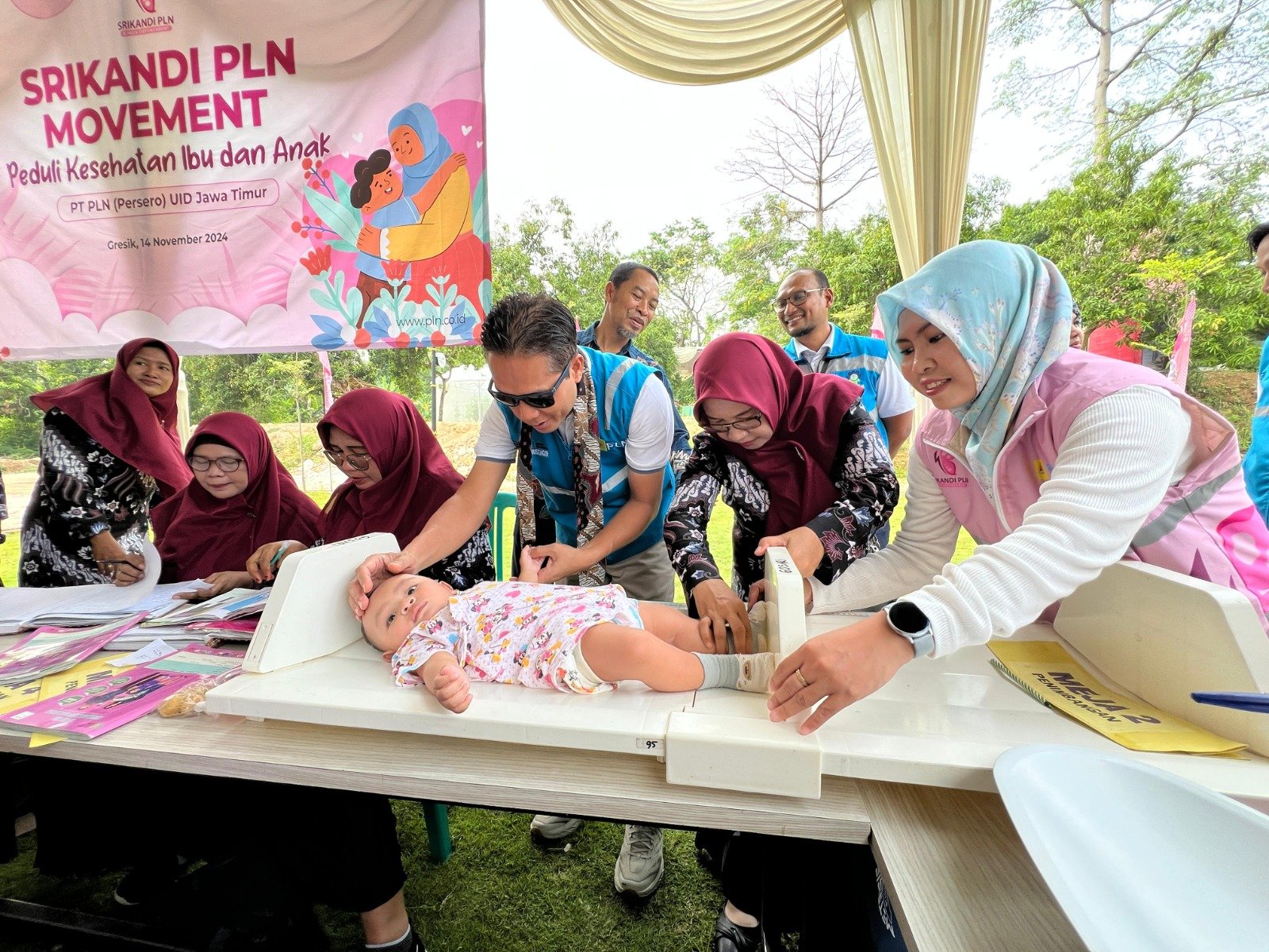 Inisiasi Pengentasan Stunting, Srikandi PLN Berikan Bantuan Kebun Gizi di Gresik