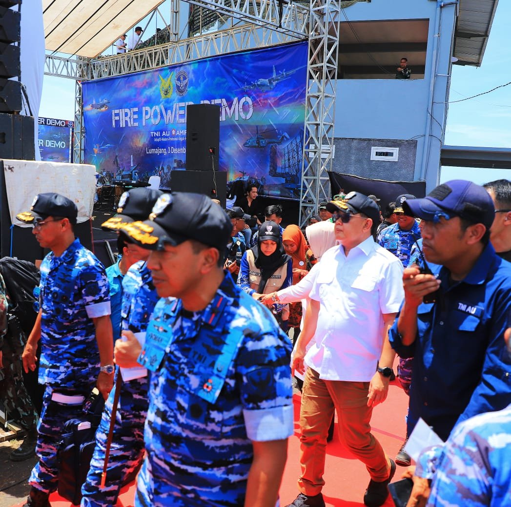 Saksikan Fire Power Demo di Lumajang, Pj. Gubernur Adhy Puji Kekuatan Alutsista TNI AU