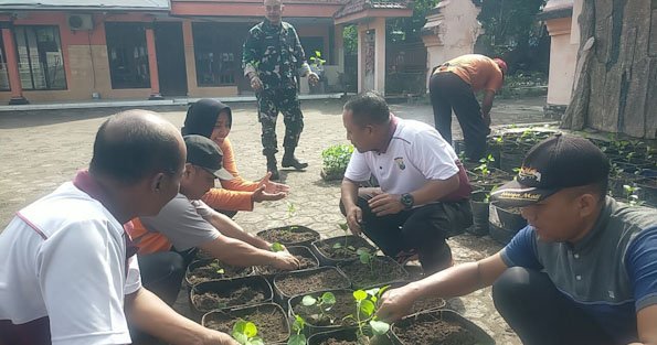 Wujudkan Asta Cita, TNI-Polri Bersama Warga Kota Mojokerto Gelorakan Swasembada Pangan