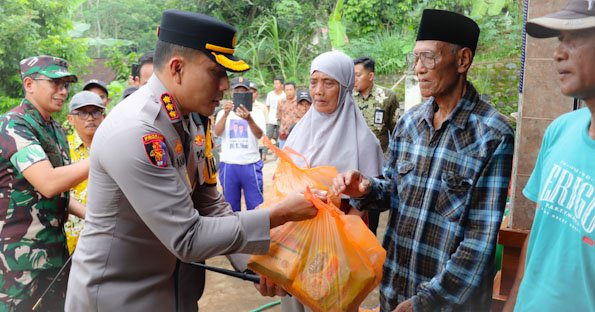 Polresta Banyuwangi dan Forkopimda Kolaborasi Salurkan Bantuan untuk Warga Terdampak Banjir