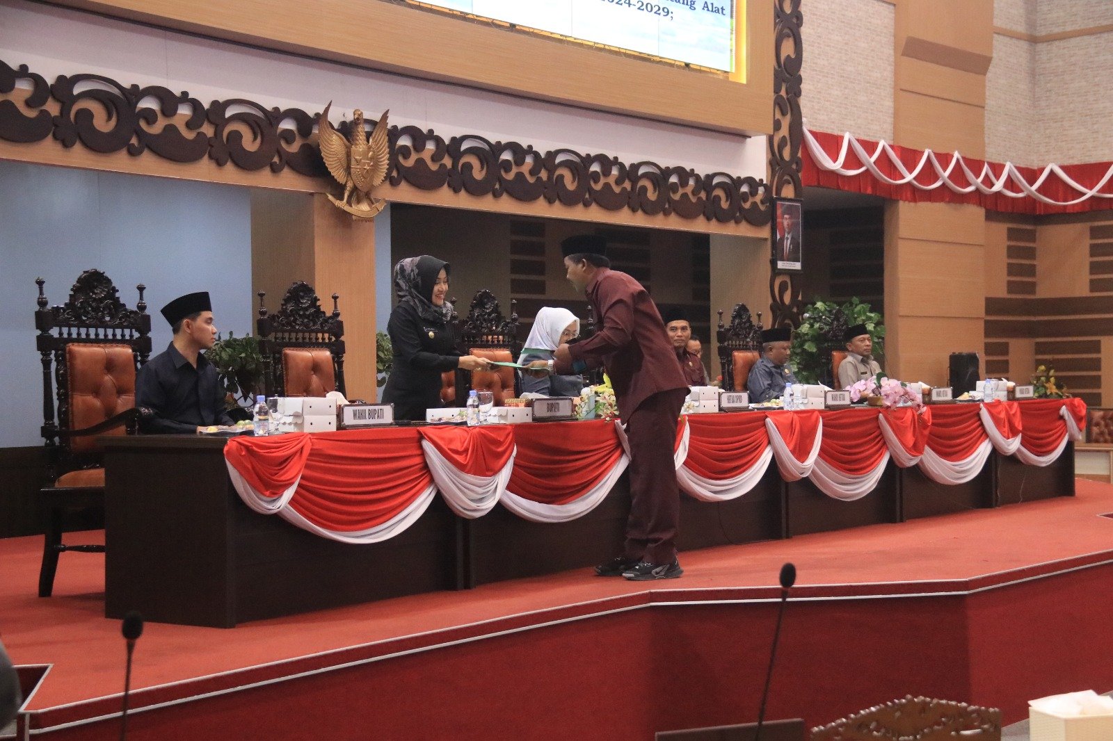 Pemkab dan DPRD Kabupaten Mojokerto Setujui Raperda APBD 2025