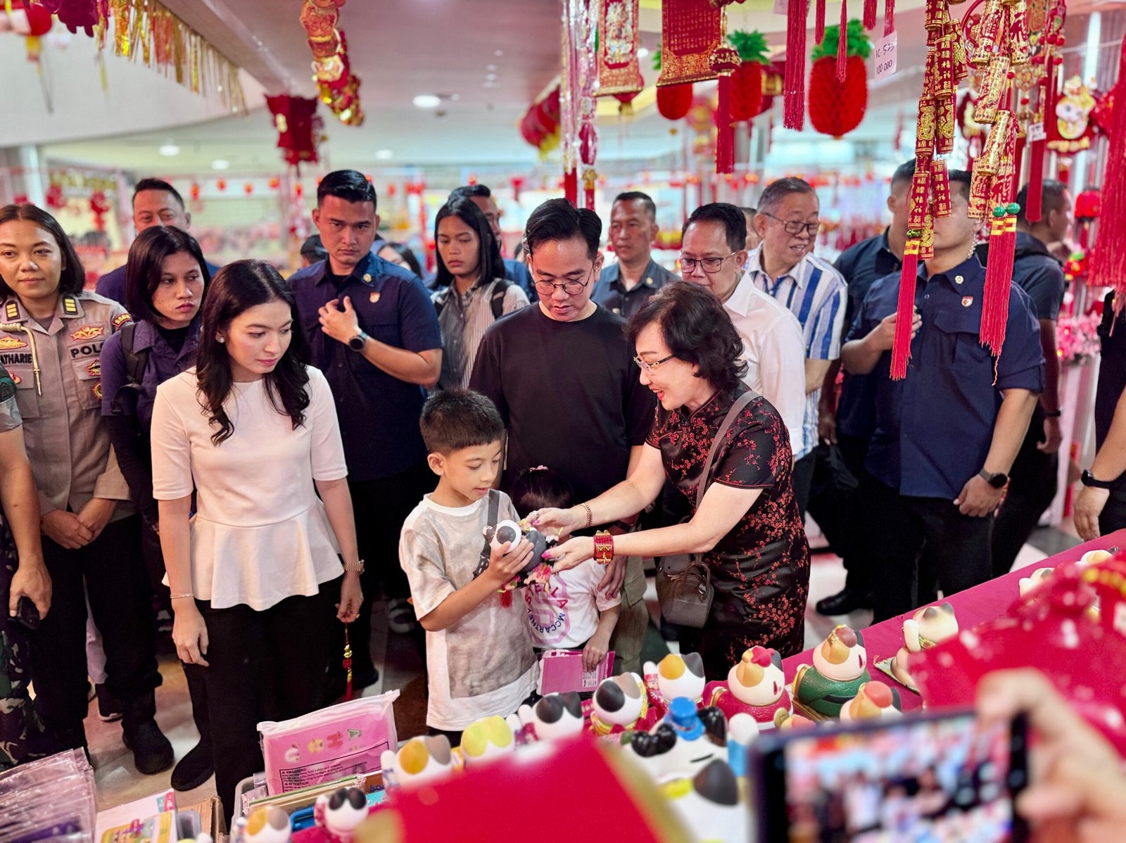 Wapres Tinjau Pasar Atom Surabaya Jelang Imlek