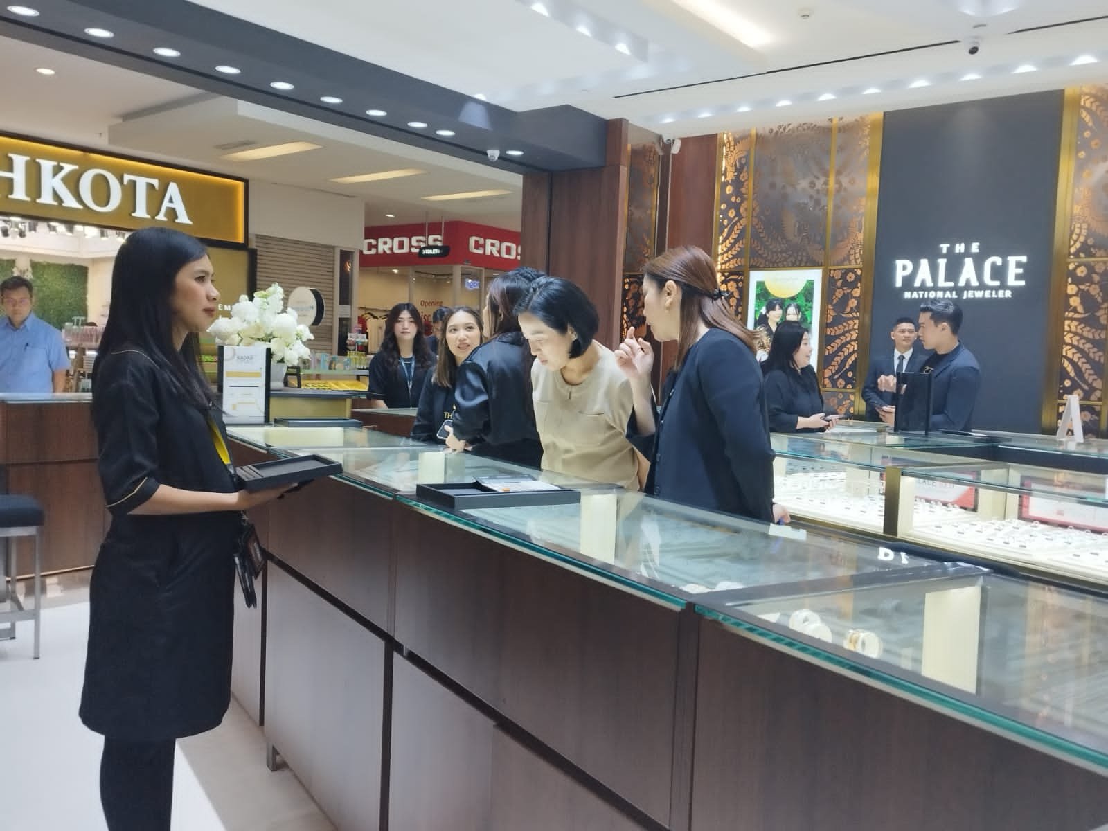 Jelang Ramadan, The Palace Jeweler Buka Gerai Keenam di Surabaya