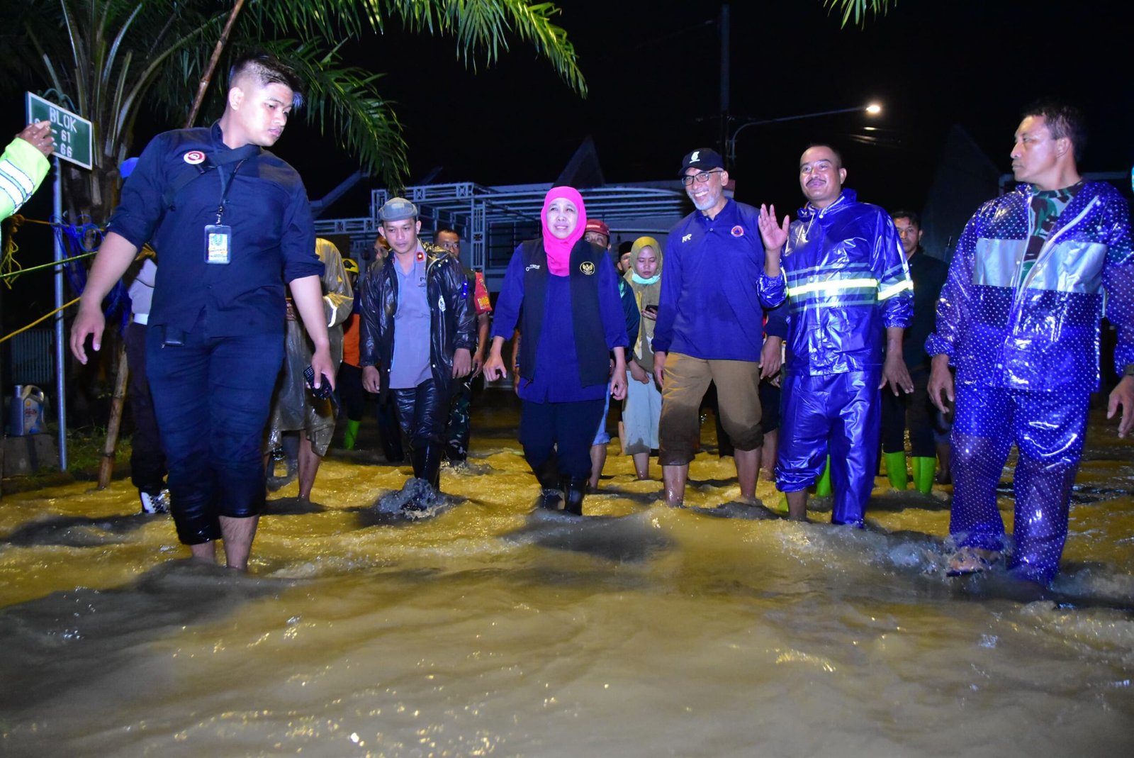 Banjir Gresik, Gubernur Khofifah Kirim Bantuan Logistik dan Fasilitas Mobilitas Masyarakat