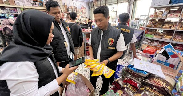 Temukan Makanan Mengandung Unsur Babi, Satgas Pangan Polresta Banyuwangi Sidak Sejumlah Mini Market
