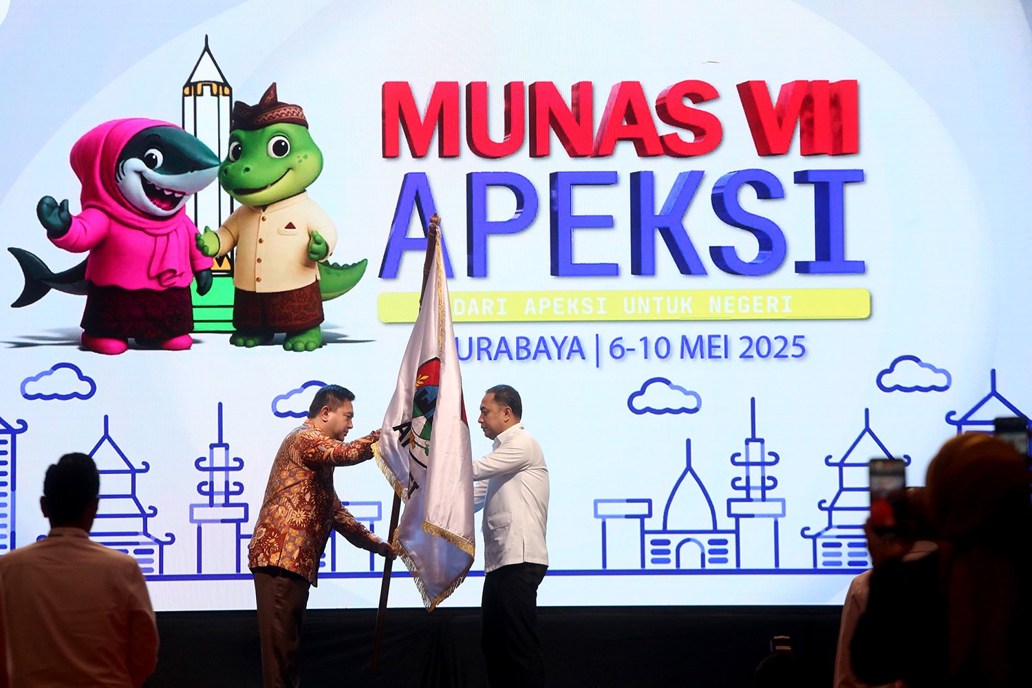 Wali Kota Surabaya Eri Cahyadi Kembali Terpilih Jadi Ketua APEKSI