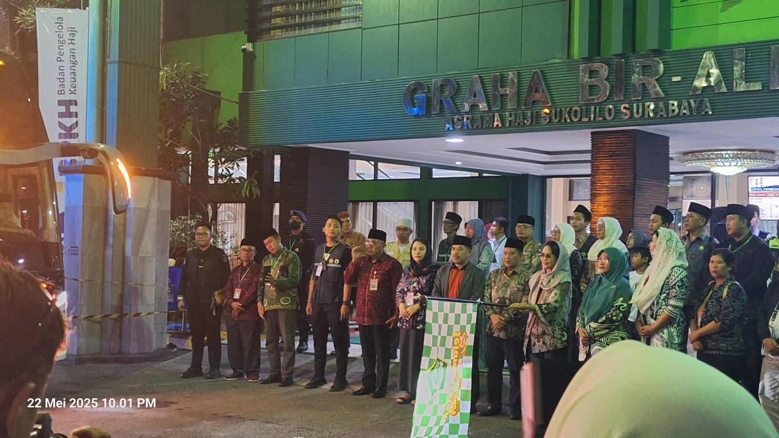 Embarkasi Surabaya Berangkatkan 672 Jemaah Haji Provinsi Bali ke Tanah Suci