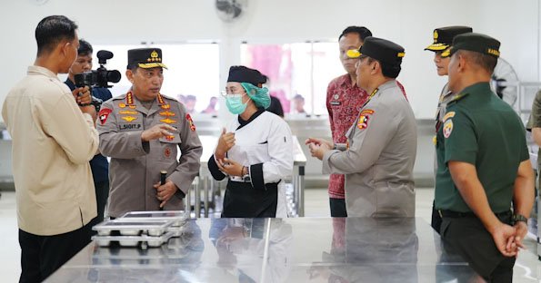 Kapolri Tinjau SPPG Polda Bali, Pastikan Dukung Program MBG Pemerintah