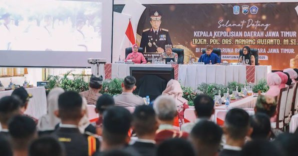 Kunjungi SMADATARA, Kapolda Jatim: Negara Maju Diisi Generasi Disiplin dan Berkarakter