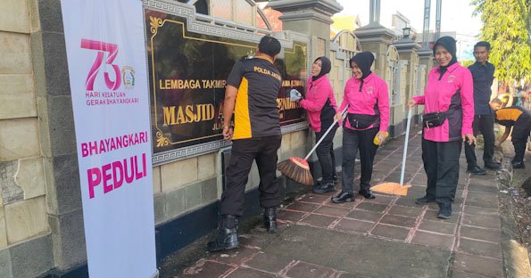 Polri untuk Masyarakat: Polres Pamekasan Gelar Bakti Religi dan Bansos di HUT Bhayangkara ke-79