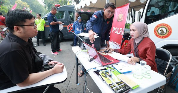 Ratusan Warga Manfaatkan Layanan Kesehatan Gratis Polda Jatim di CFD Bhayangkara ke-79