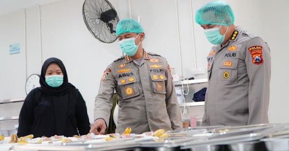 Polda Jatim Dukung Asta Cita Salurkan Ribuan Porsi Makanan Bergizi Gratis untuk Pelajar