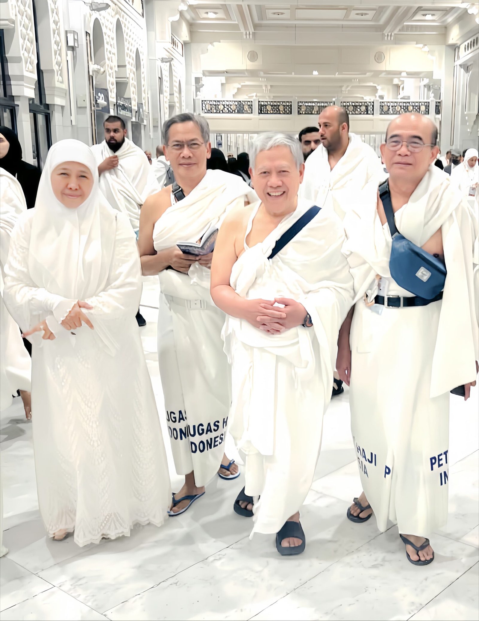 Usai Wukuf, Khofifah Ke Muzdalifah Kemudian Lempar Jumrah Aqobah di Mina dan Thowaf Ifadhah