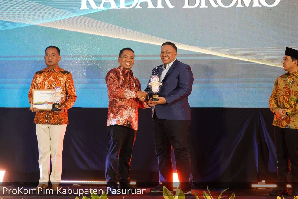 Maksimalkan Layanan Kesehatan Masyarakat, Pemkab Pasuruan Raih Tiga Penghargaan Radar Bromo Awards 2025