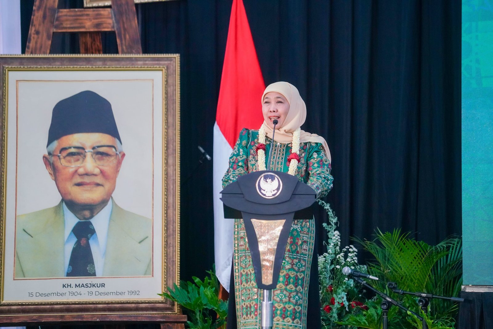Gubernur Khofifah Ajak Teladani Perjuangan KH Masjkur dan KH Tholchah Hasan