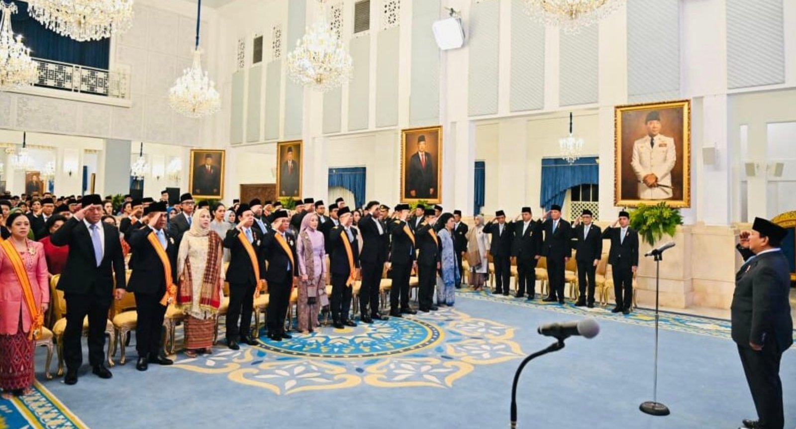 Presiden Prabowo Anugerahkan Tanda Kehormatan Kepada 141 Tokoh